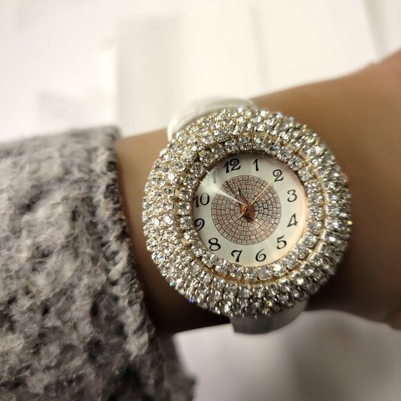 White Crystal Fashion Watch with White Band - NEW WITH TAGS - Picture 3 of 12